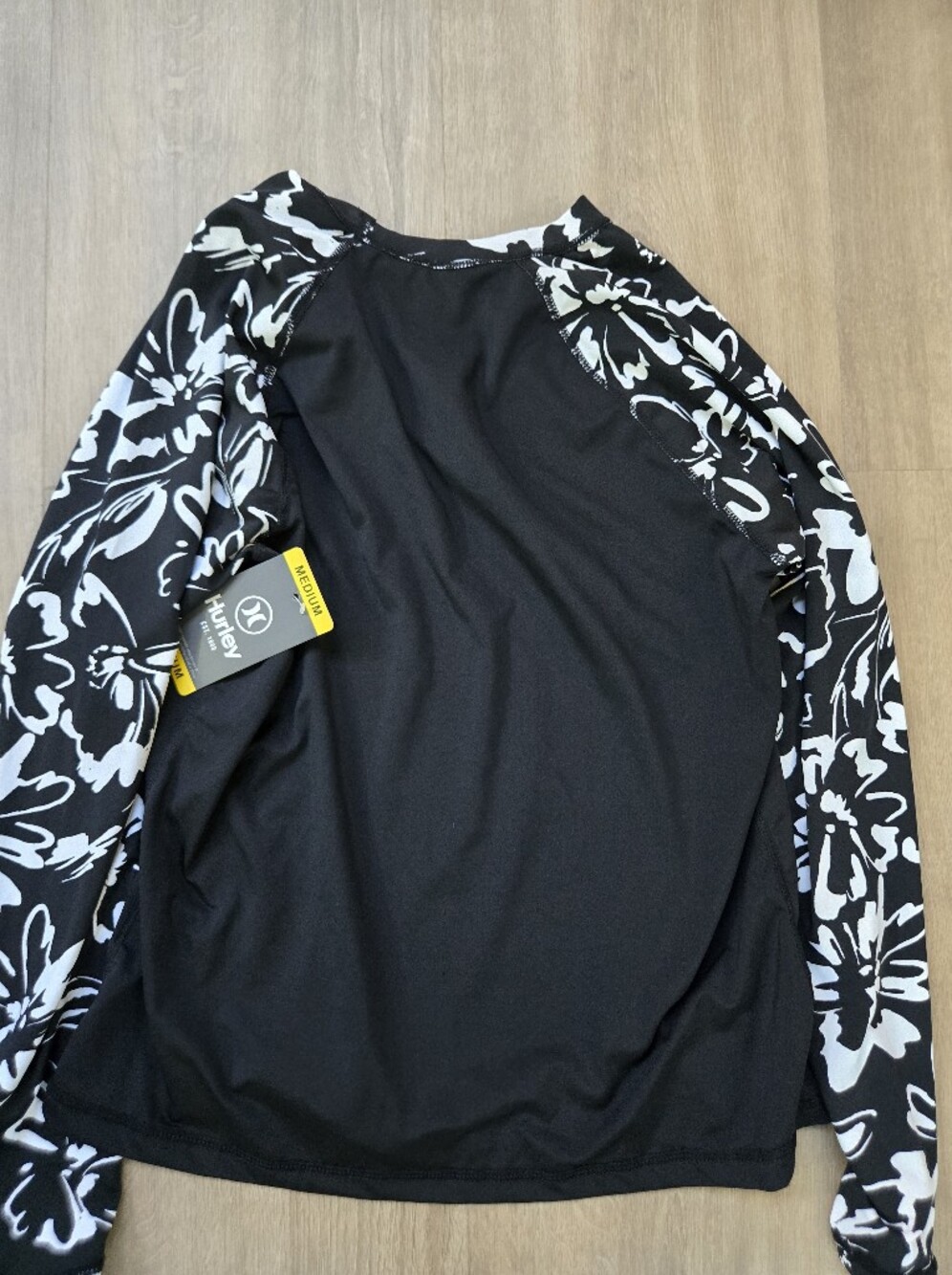 Hurley swim shirt upf 50+ - Picture 4 of 4